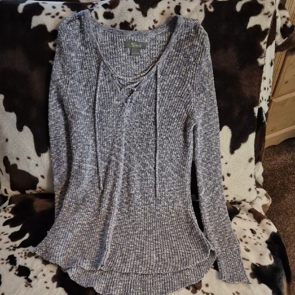 Natural Reflections Women's Heathered V-Neck Sweater - Picture 5 of 8